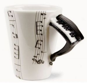 Elegancki Kubek Z Instrumentem Muzycznym - Pianino